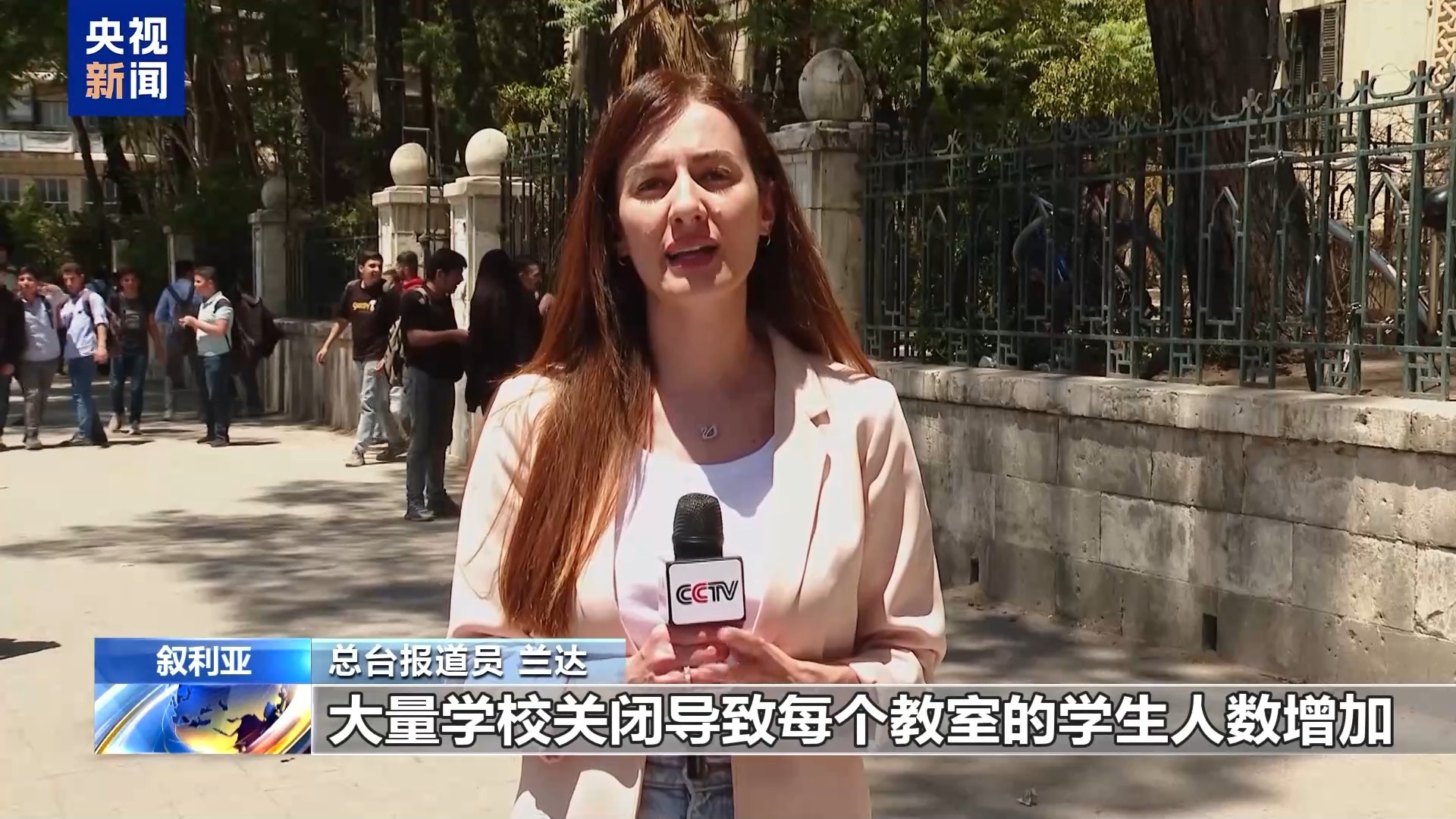 一半的学校被战争摧毁，成千上万的孩子辍学了