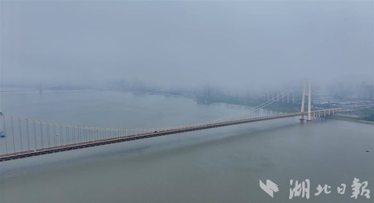 雨后现平流雾 江城美如仙界