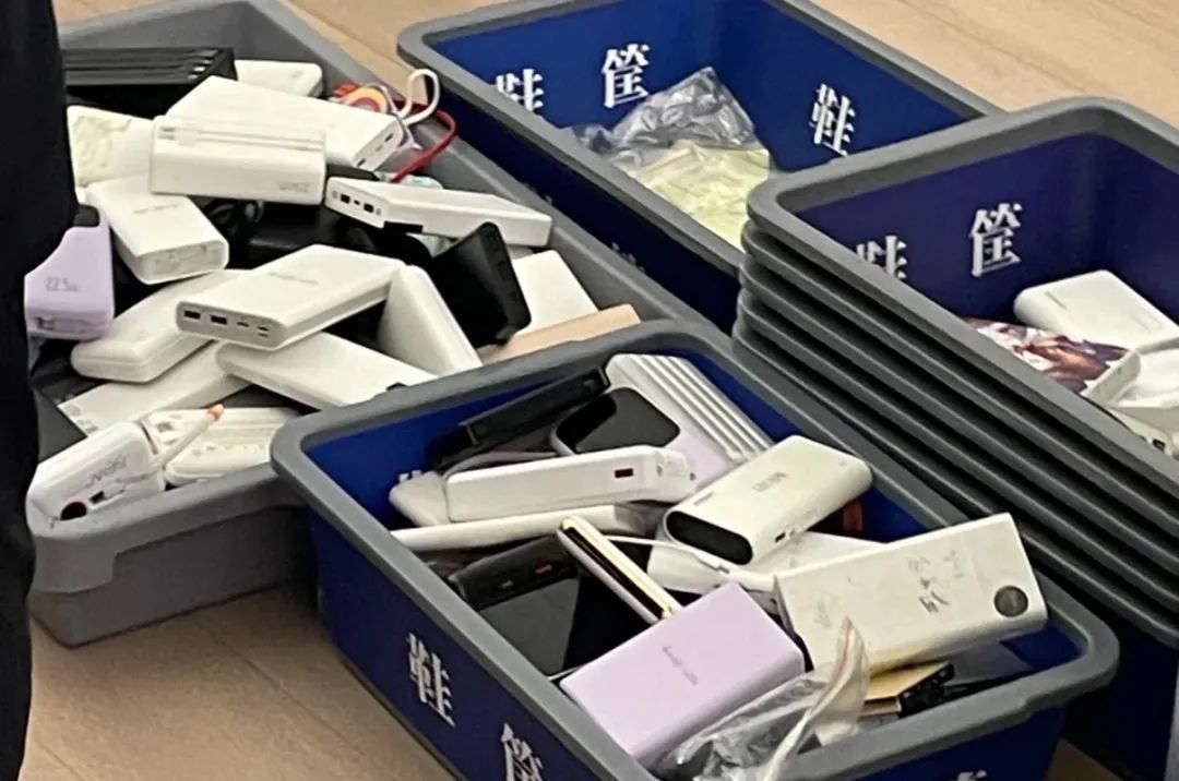 “成筐的充电宝被拦”！除了无3C标识充电宝，制止登机的还有这些→