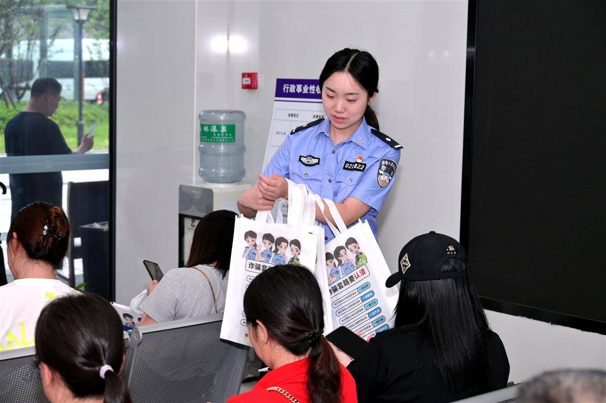你执笔逐梦，我全程看护！湖北公安出动警力1.6万余人护航中考