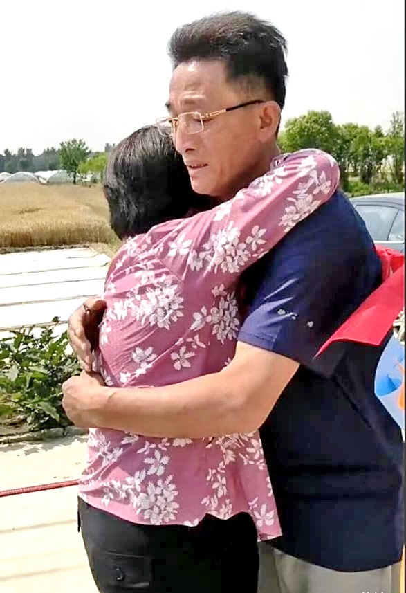 这一声“妈”等了44年 江苏老人在湖北找到儿子