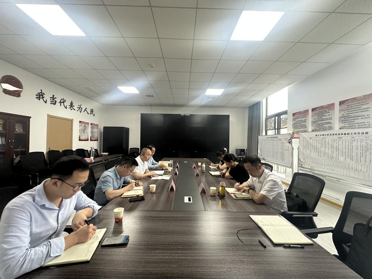 与许多各方合作，聚集情报，以帮助小火地区业
