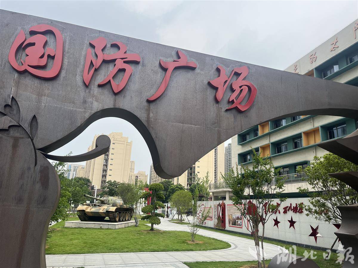 硬核！这所校园，飞机坦克大炮齐了