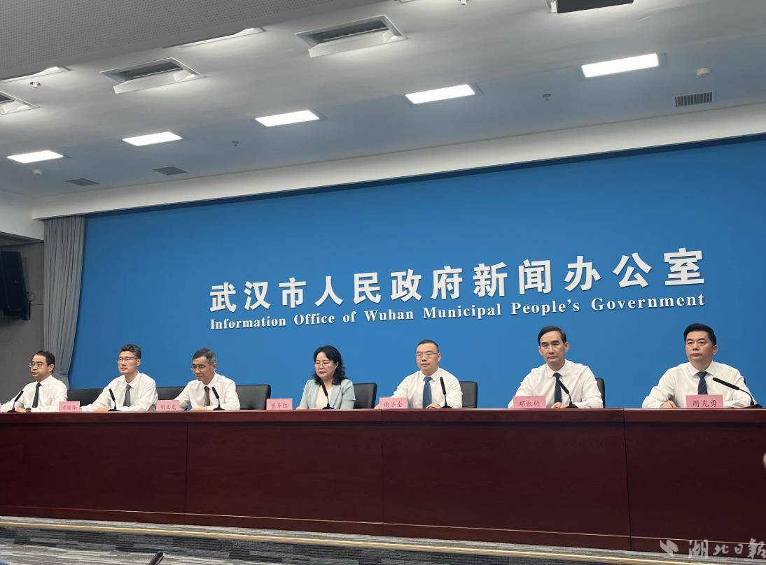 人形机器人还需要“工作培训”？武汉将建立一