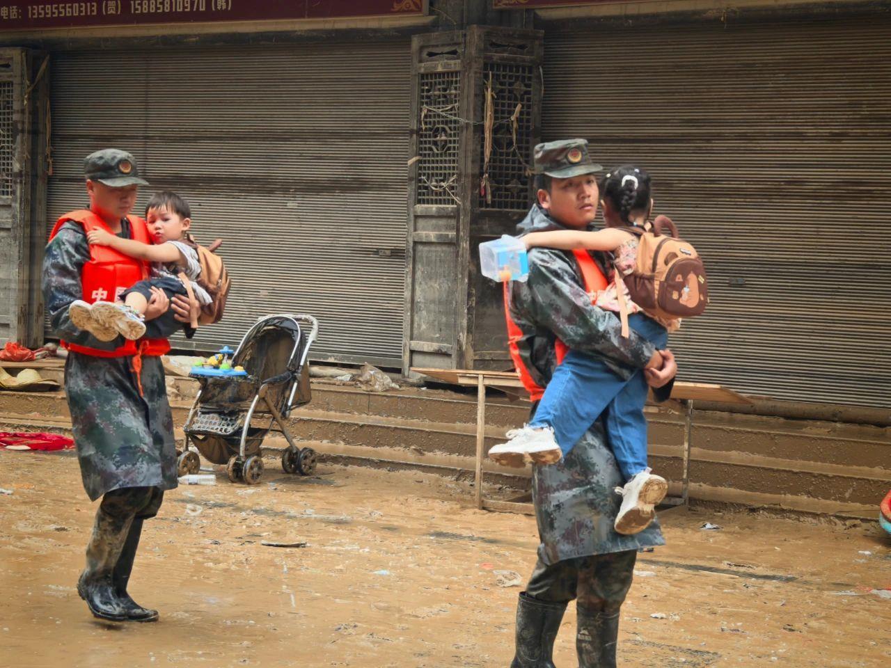 隆吉安格洪水峰的第二次下降，当地以我的紧急