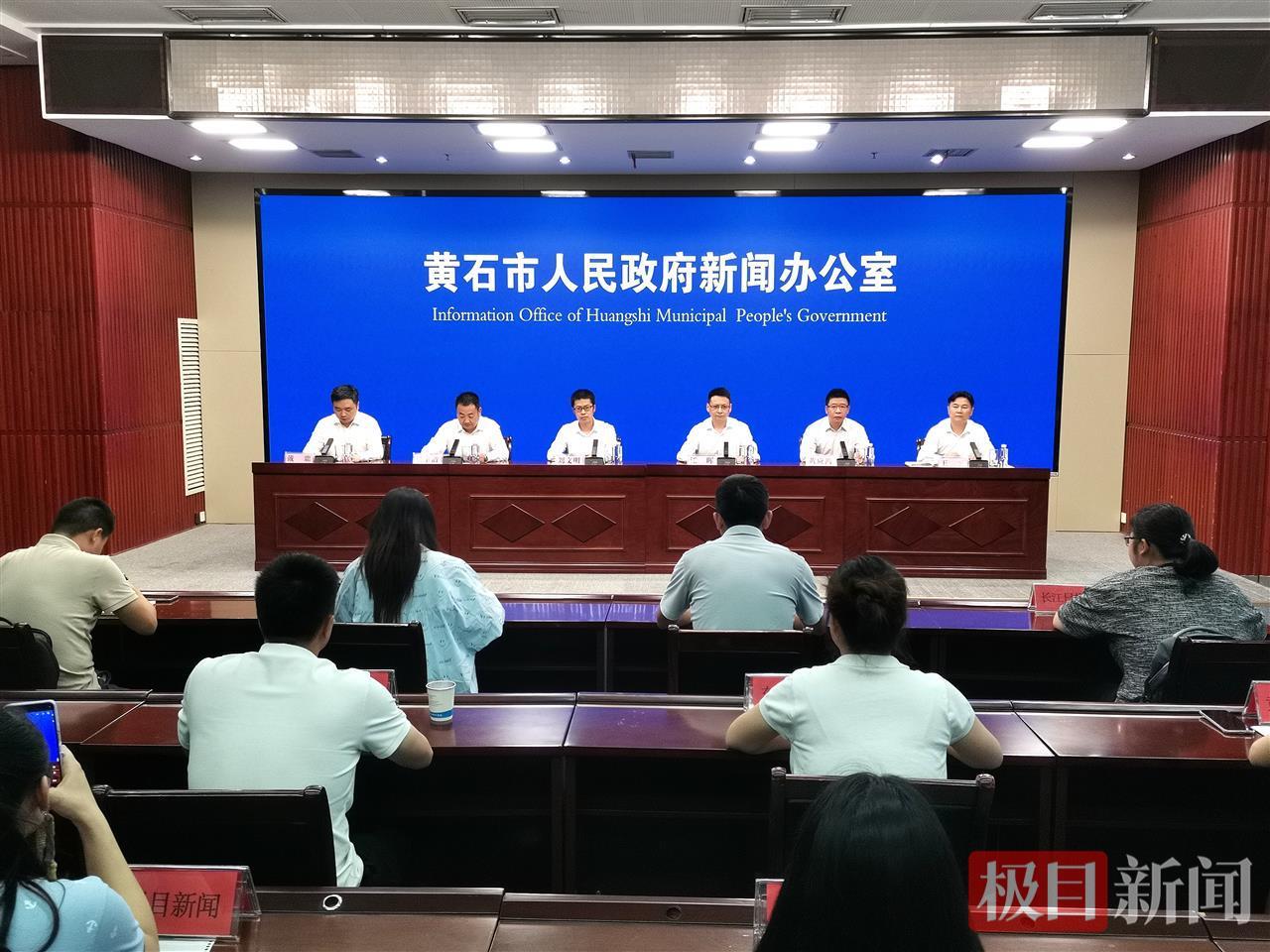 黄石市民之家“黄小政”上岗，不仅能谈天就事还能听懂多种语言