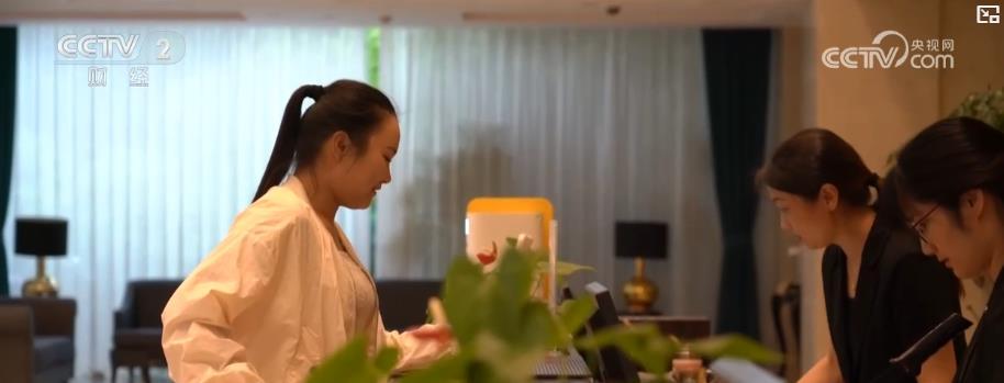 使用连锁连锁，足球比赛的10元小票