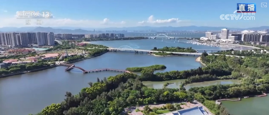 生态绘画卷轴显示了一种新的“颜色”，并添加