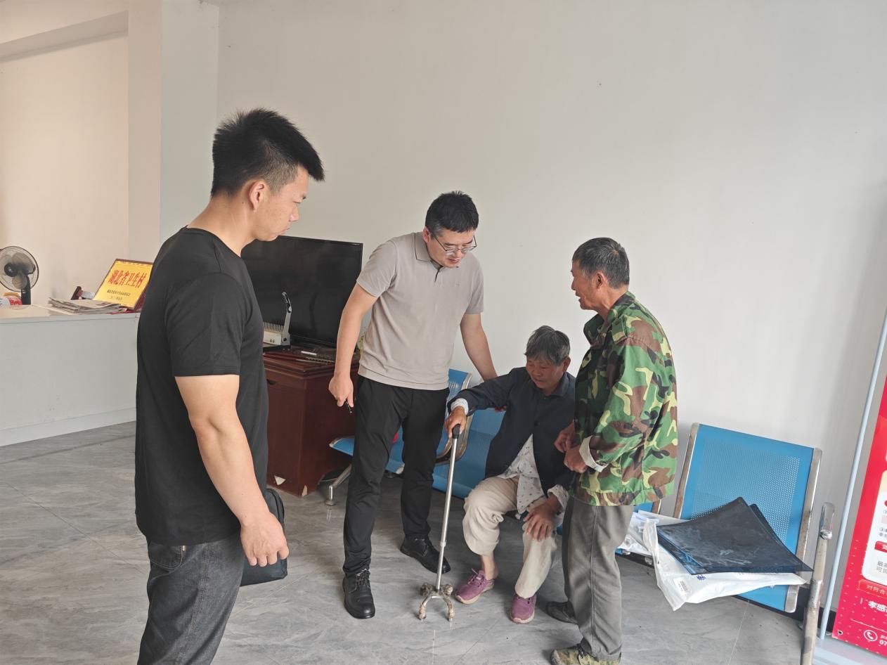 “零距离”服务，小火地区残疾人联合会去乡村
