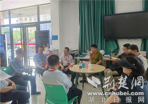 Dongbao区CPPCC专注于消防安全，并进行主题咨询以帮助安全的劳动月份
