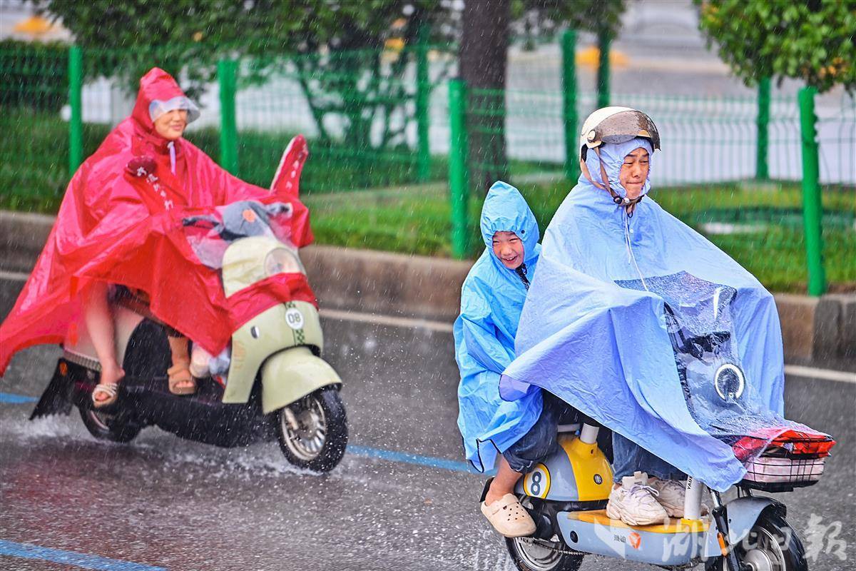 大雨即将到来，武汉再次发出了黄色警告！