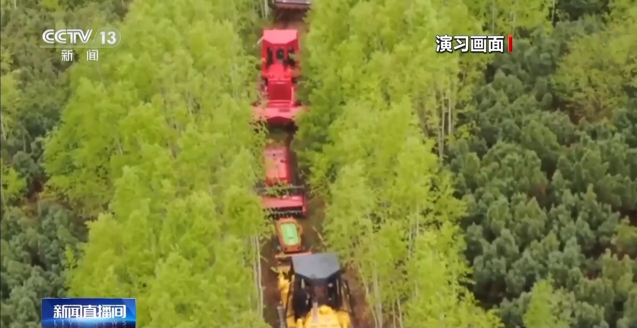 机器狗架基站、无人机运物资 “应急使命·2025”救援黑科技太硬核了(图11)