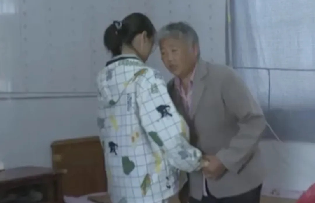 “我的祖母和我大学毕业!”