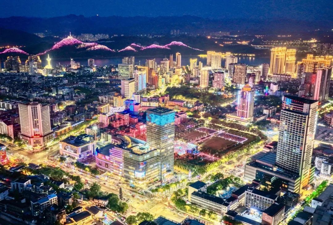 夜秀、夜市、夜娱、夜展多点开花——西陵区夜经济开释新生机