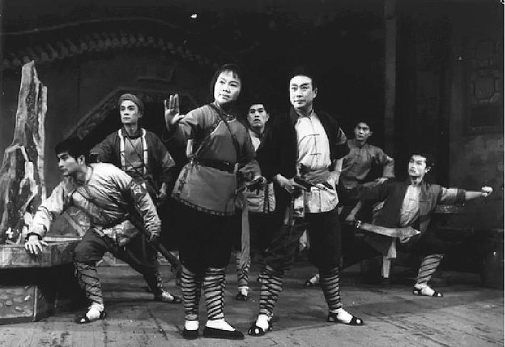 1966年，超过4,000多个表演，有5代“汉和Ying”传递
