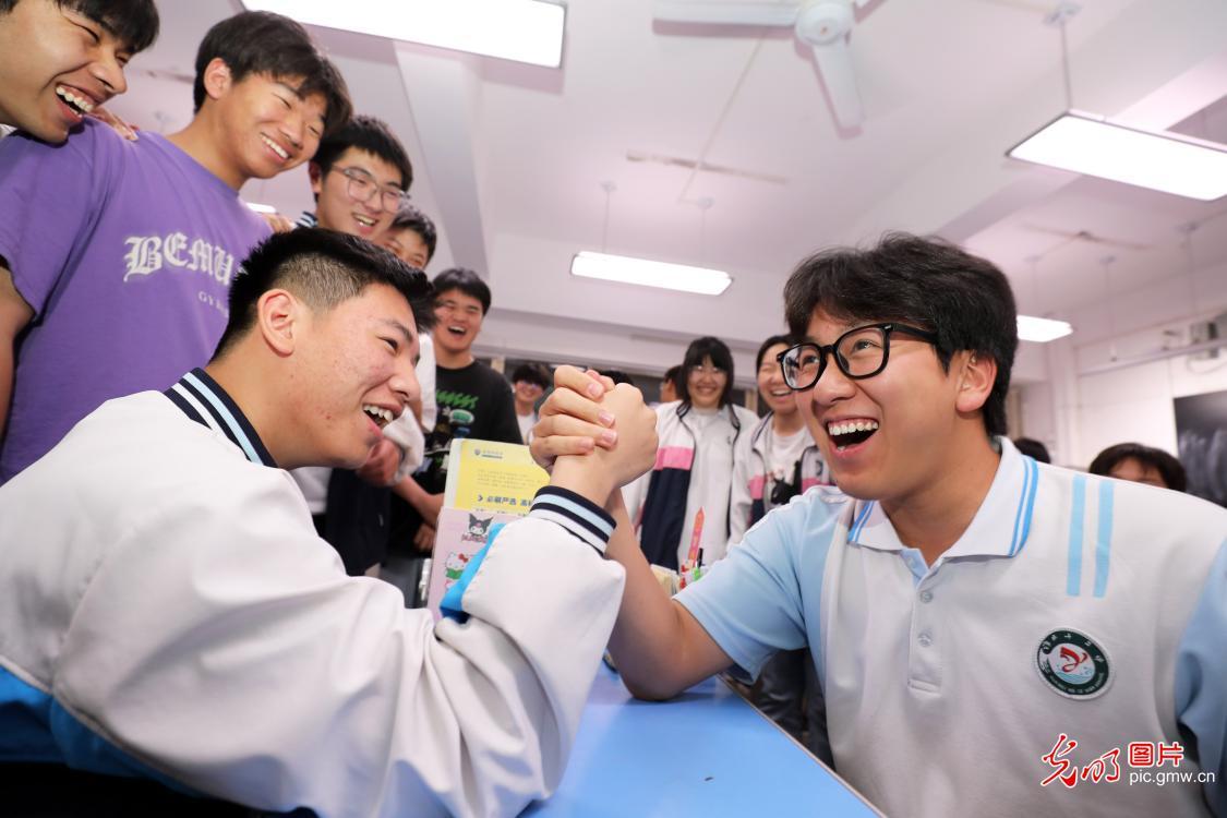 [追求梦想，大学入学评