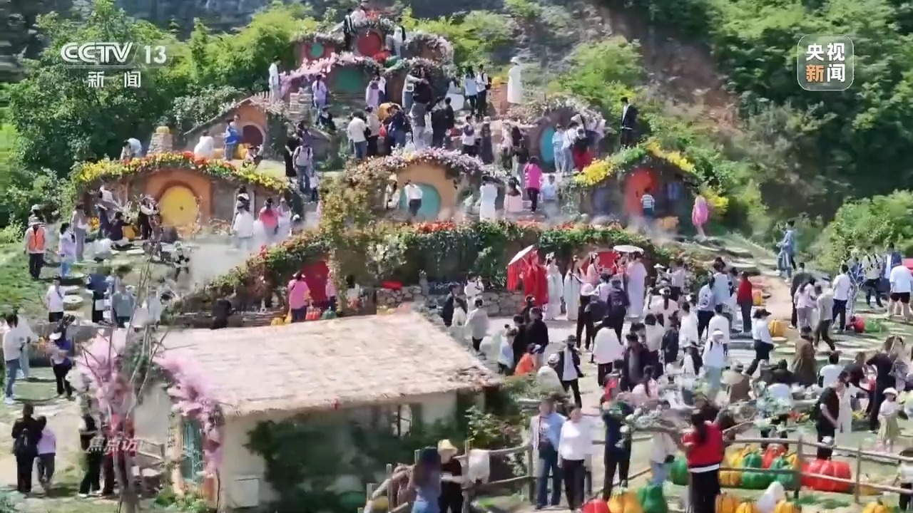 焦点访谈丨传统景区何以火热“破圈”？揭秘“文旅+”背后的新生态(图22)