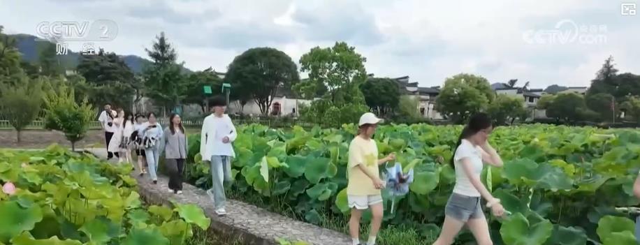 深入融入自然风光和传统文化，不断前往古代村