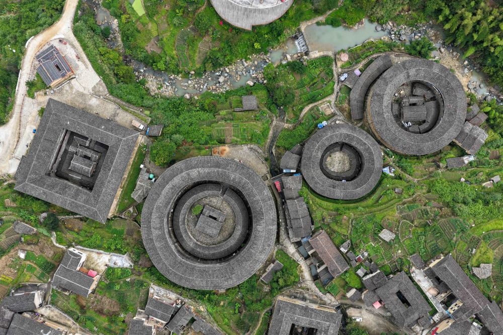 古代旅行建筑记录｜天空和地球是圆形的，撞到地球的春天和秋天