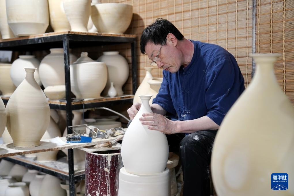 Xingtai，Hebei：Xing窑技能的继承并促进传统文化