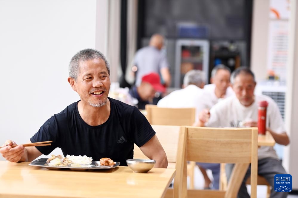 Quzhou，千江：“ Happy