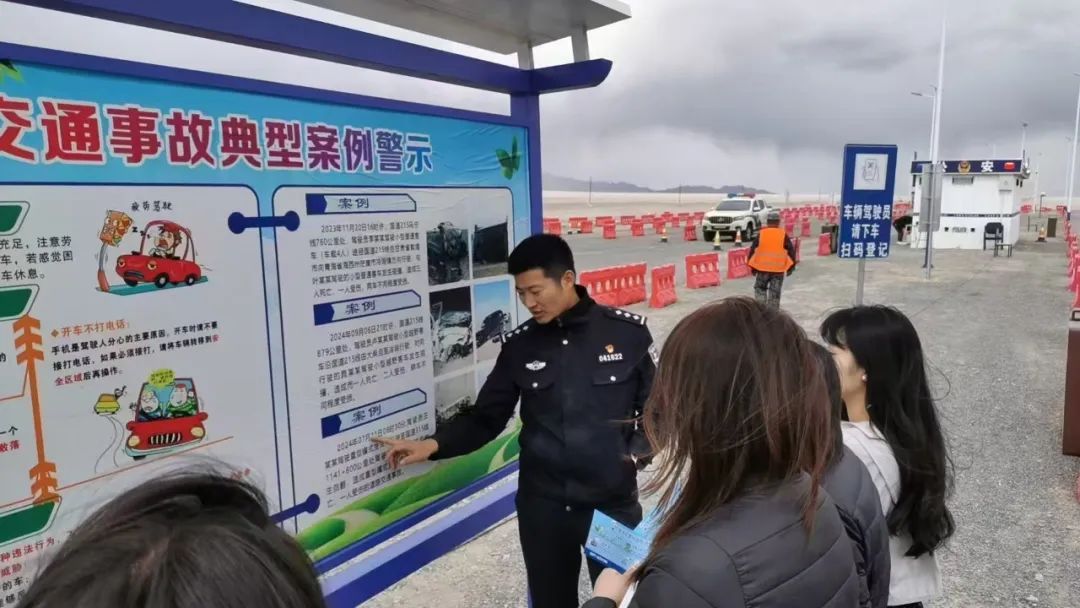 小镇火了招待才能跟不上？干部考察一个月想办法
