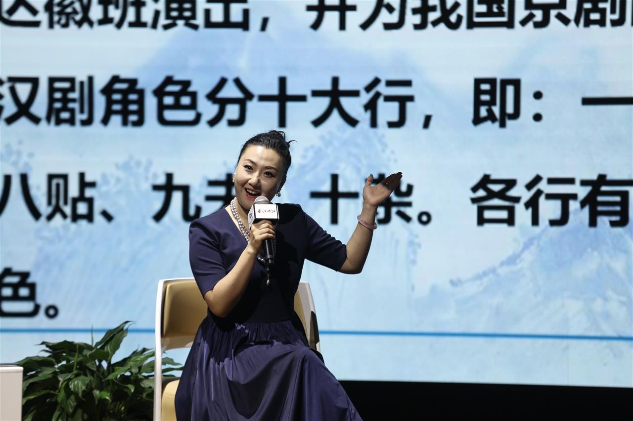 武汉80后“梅花奖得主”王荔：一颦一笑间，戏说《夫人城》