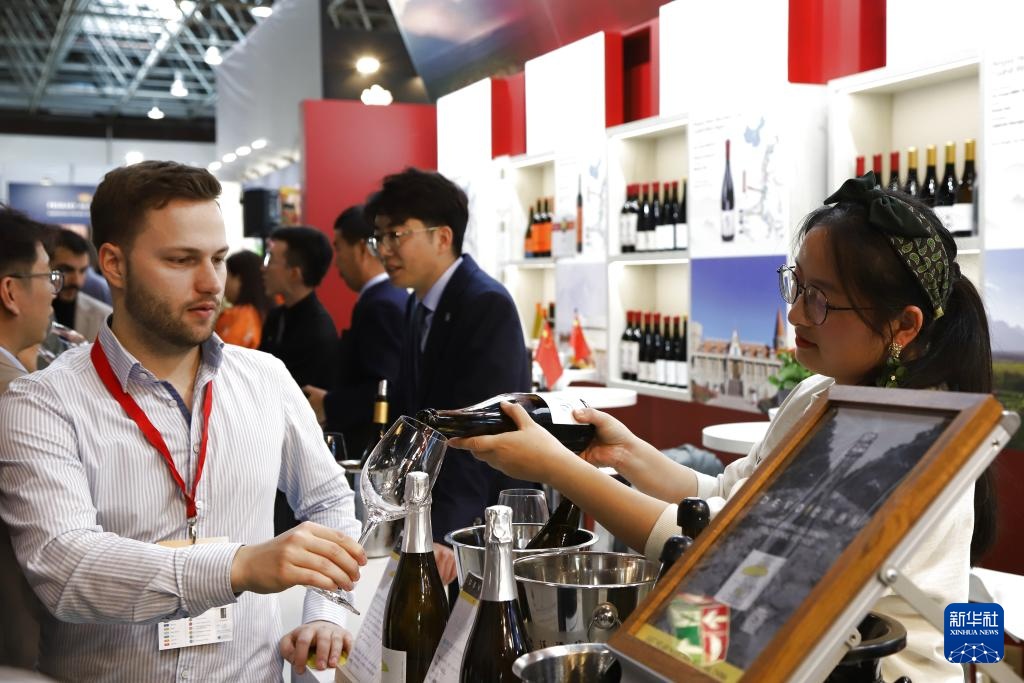 镜头连中外丨请查收！来自宁夏的“紫色名片”(图15)