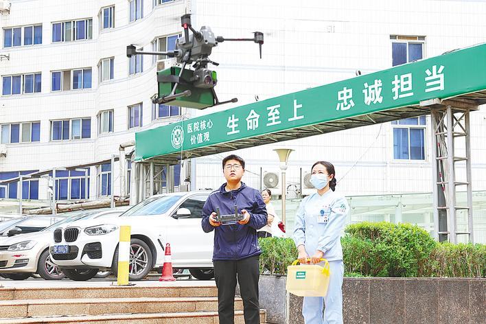 木安无人机首次将医疗标本转移
