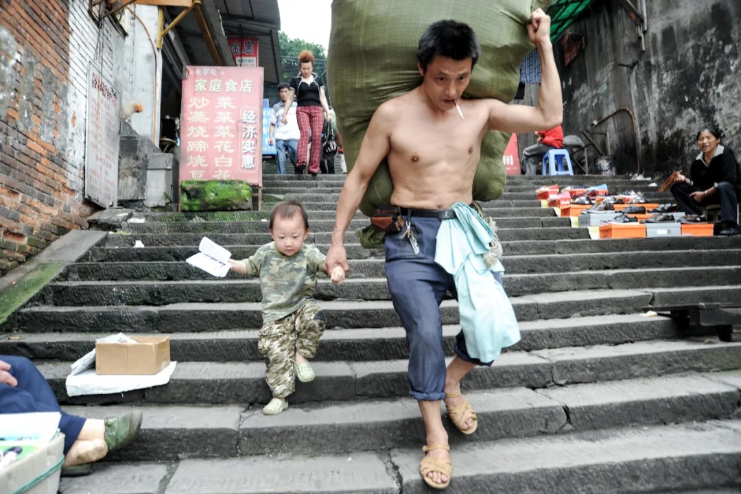 “伟大”奔跑广夏和他的儿子有一张新照片！