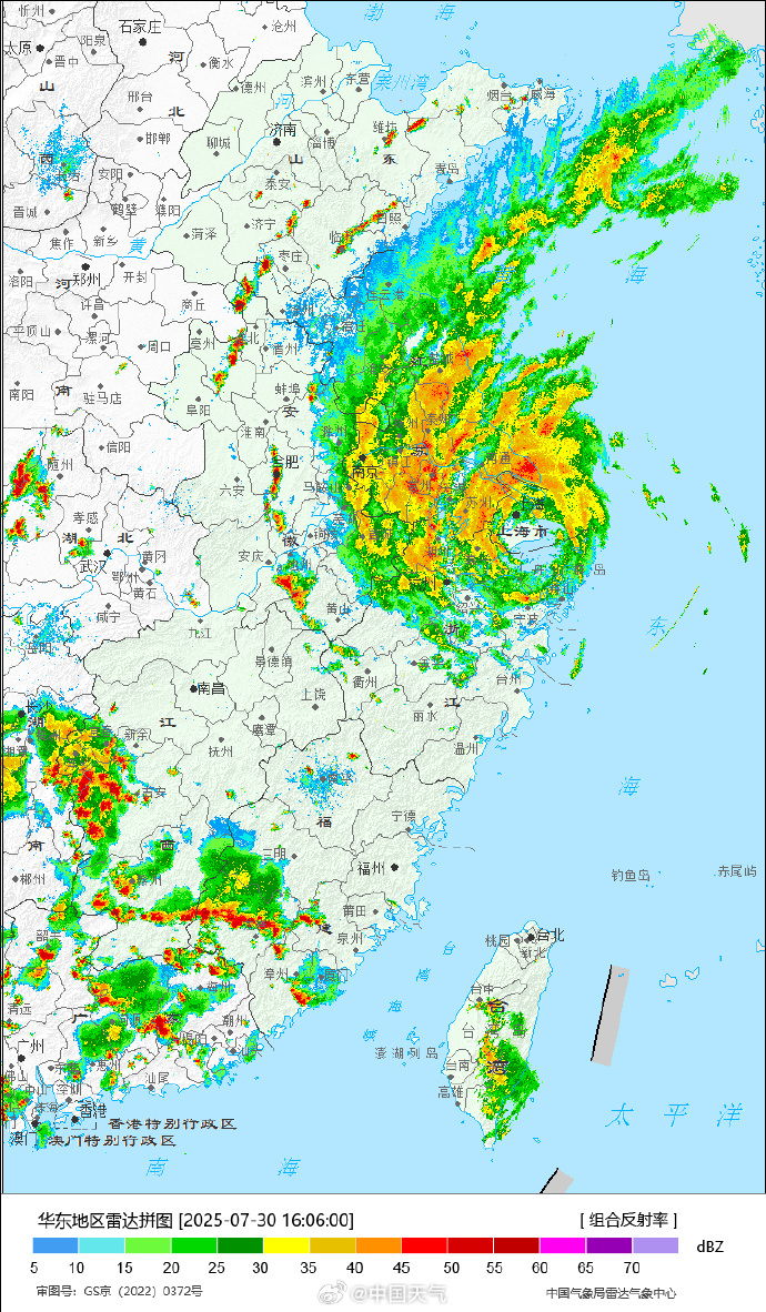 第二?台风“竹草”降落在上海的冯格地区海岸