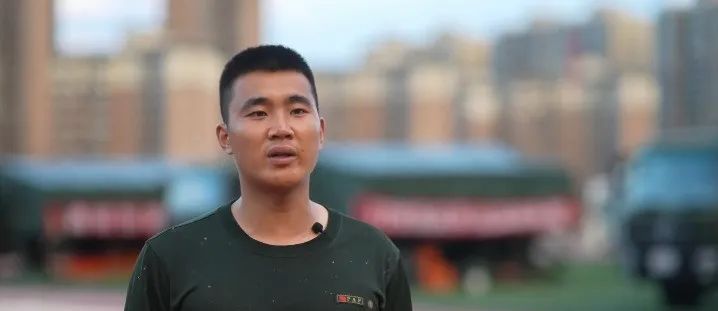 它成为小巷中的“中国脊柱”！