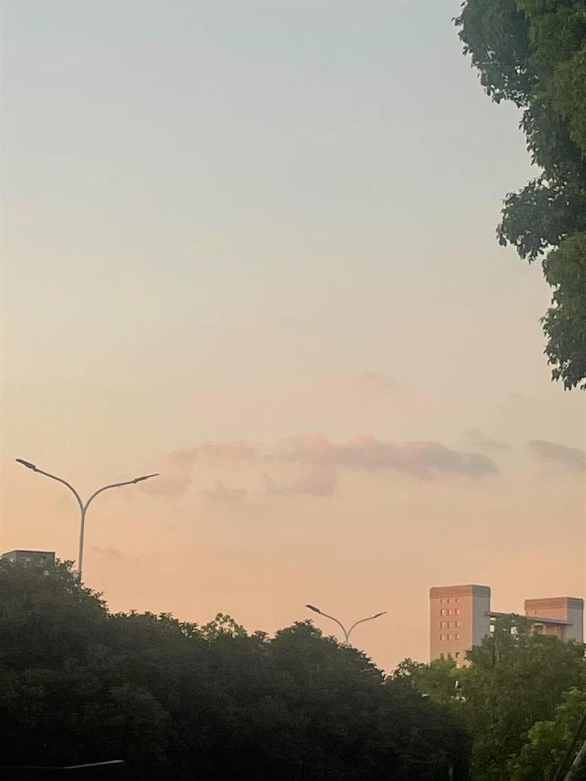 暴雨即到！湖北多地发布预警，武汉最大阵风11级，神农架或有冰雹