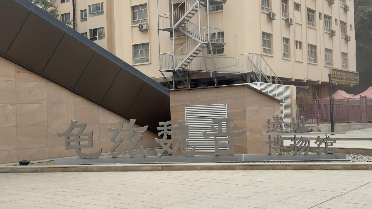 格拉纳达花蓬勃发展，种子在心中|新的古代押韵