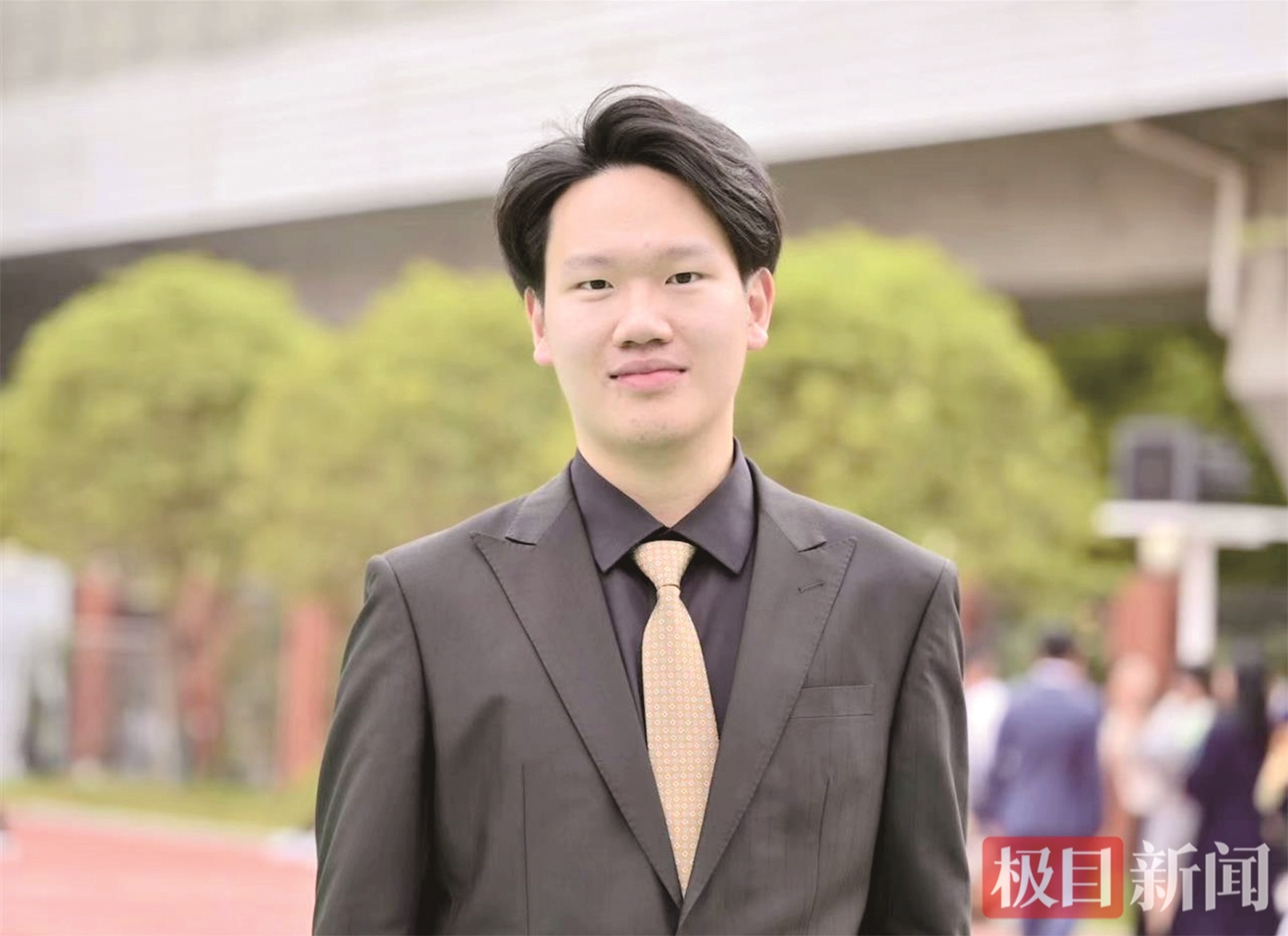 武力不是。