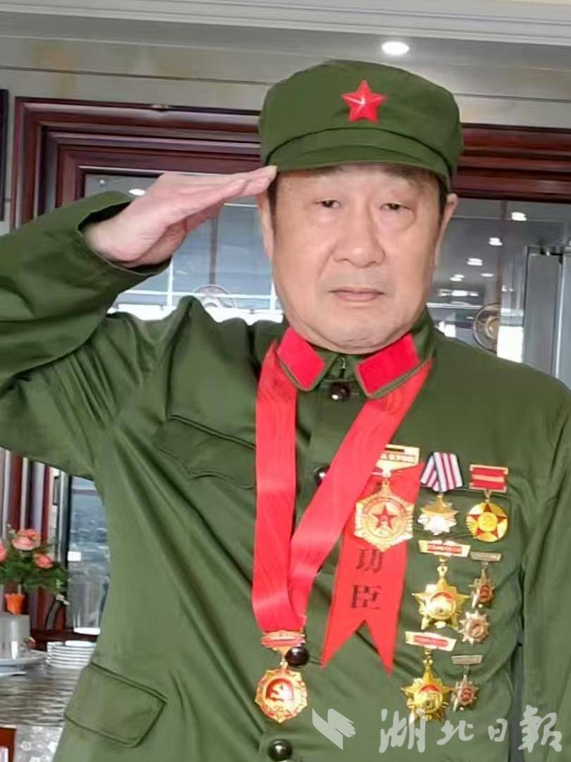 湖南老兵在汉共享英雄事迹，重读46年前所写遗书声泪俱下