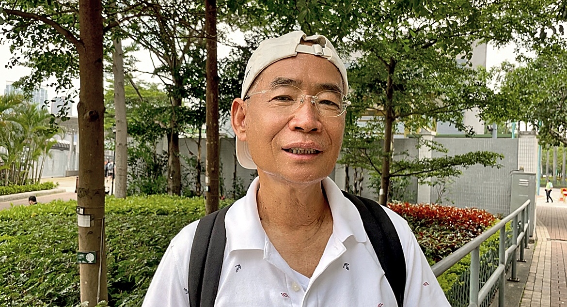 观赏时可拿真枪摄影 香港市民：很大很震慑很雄伟