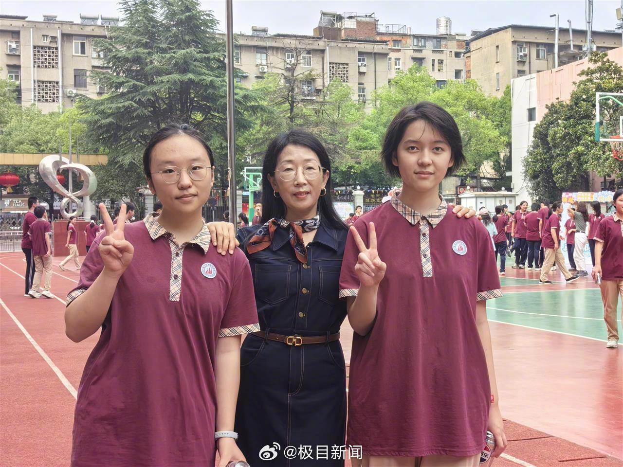 同名同姓同班同分同自愿，你好，余沁萱！缘分的天花板！