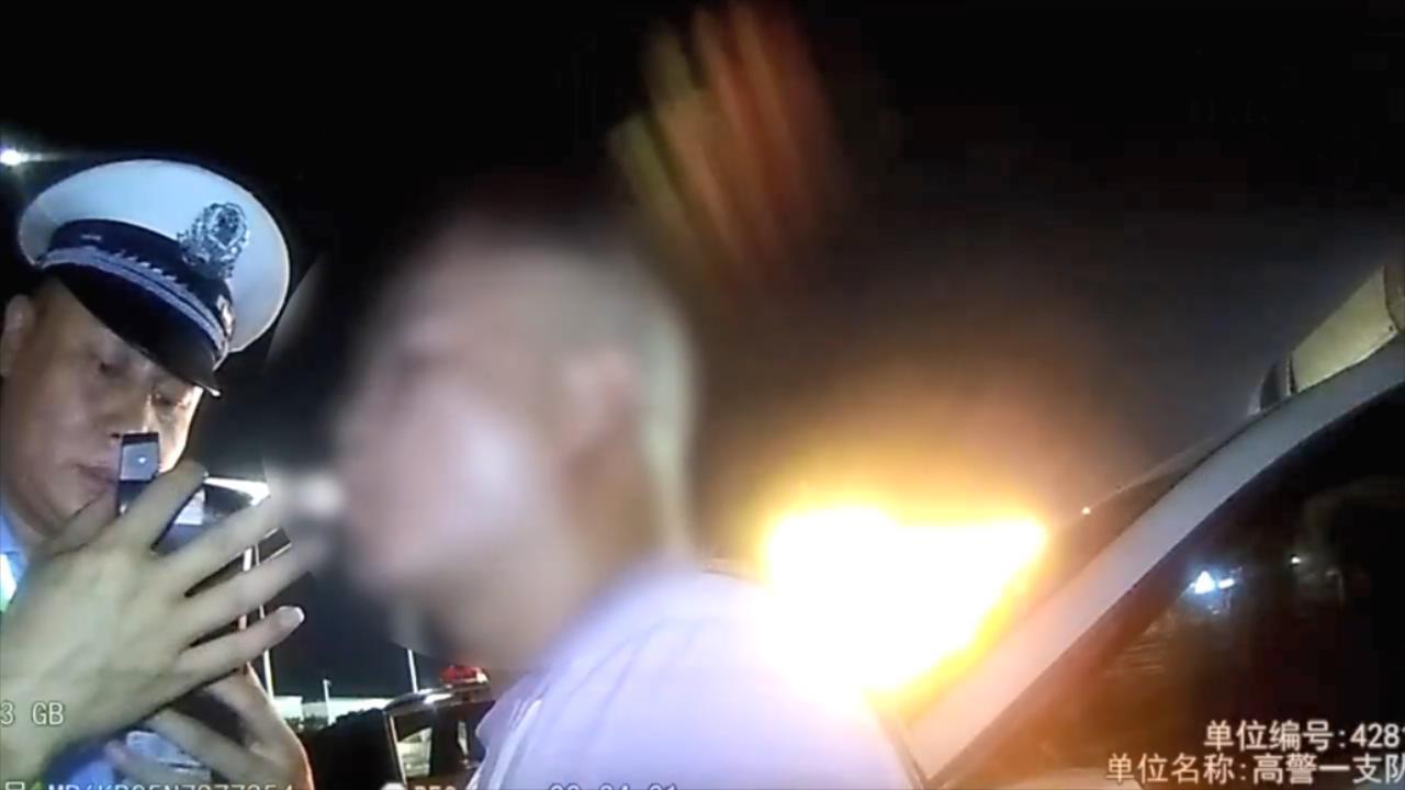 “气候太热喝了3瓶藿香正气水”，驾驶员自动要求验血以证洁白，成果自曝酒驾