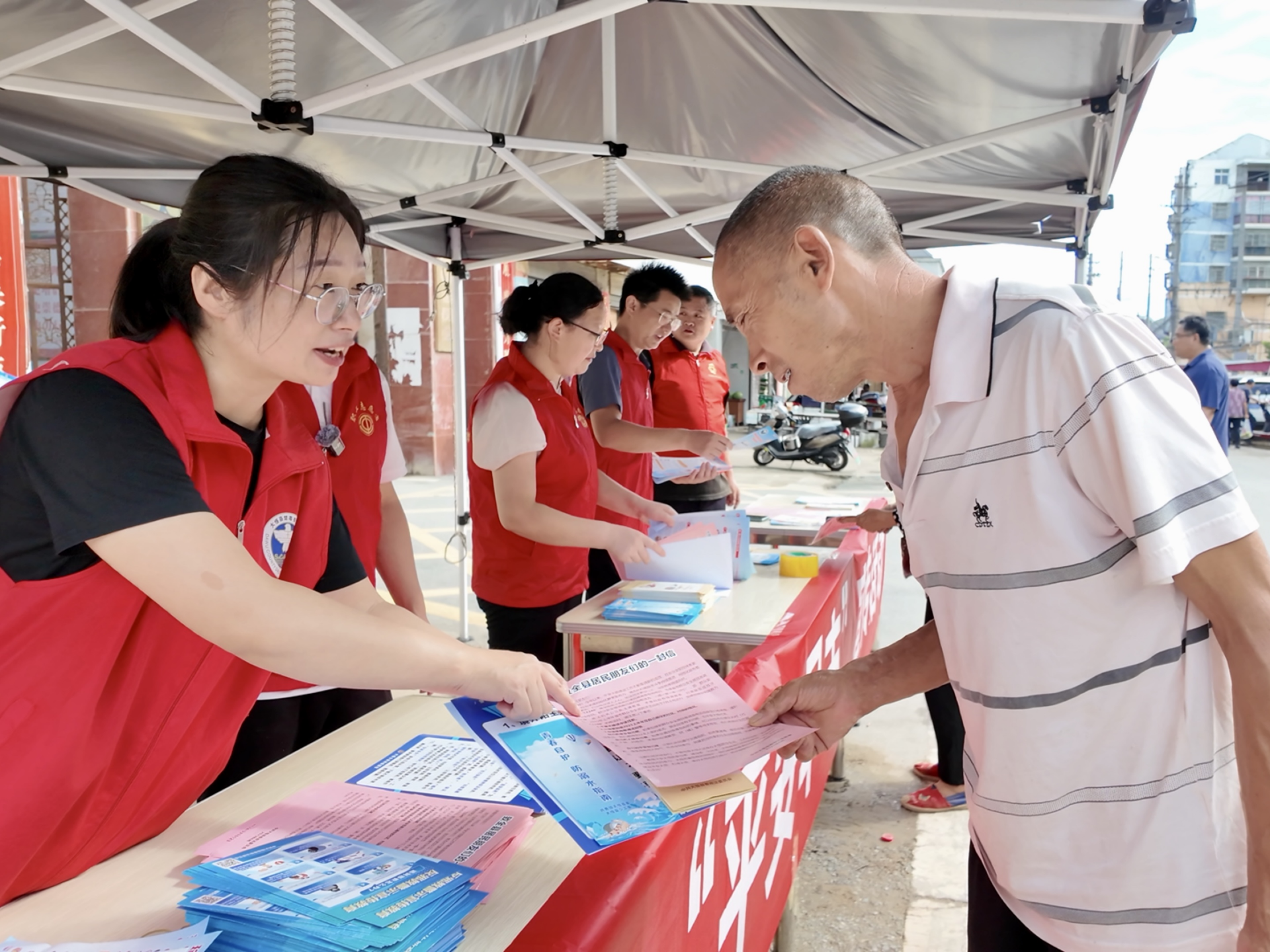 Dawufengdian烟火市场的“法律广告法律帖子”已建