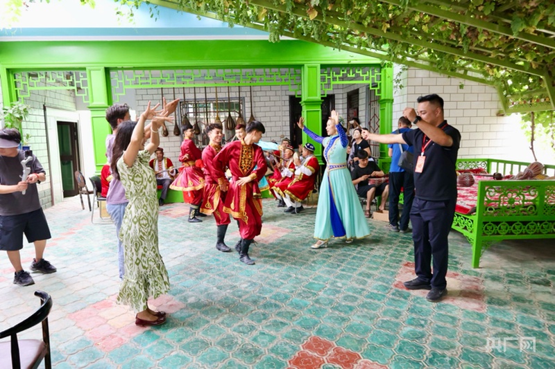 格拉纳达花蓬勃发展，种子是单|新疆AKSU：“扮演