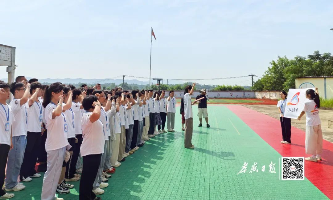 14岁的年轻志愿者