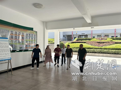 张县北塔镇齐伊中学：学校开始时的消毒和健康