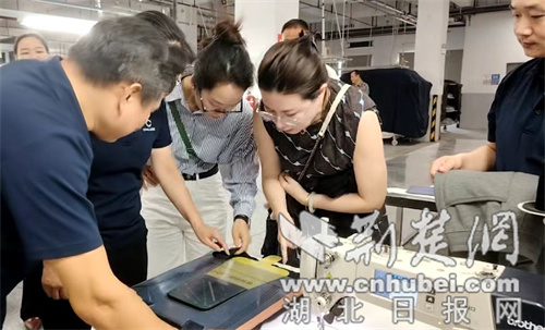 Jingyan模型和工匠工人可以帮助公司实施手工艺和