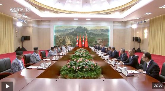 习近平遇见尼泊尔总理奥利