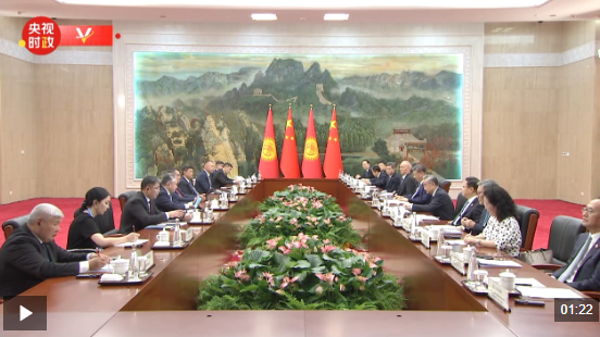XI Jinping与吉尔吉斯总统Zaparov会面