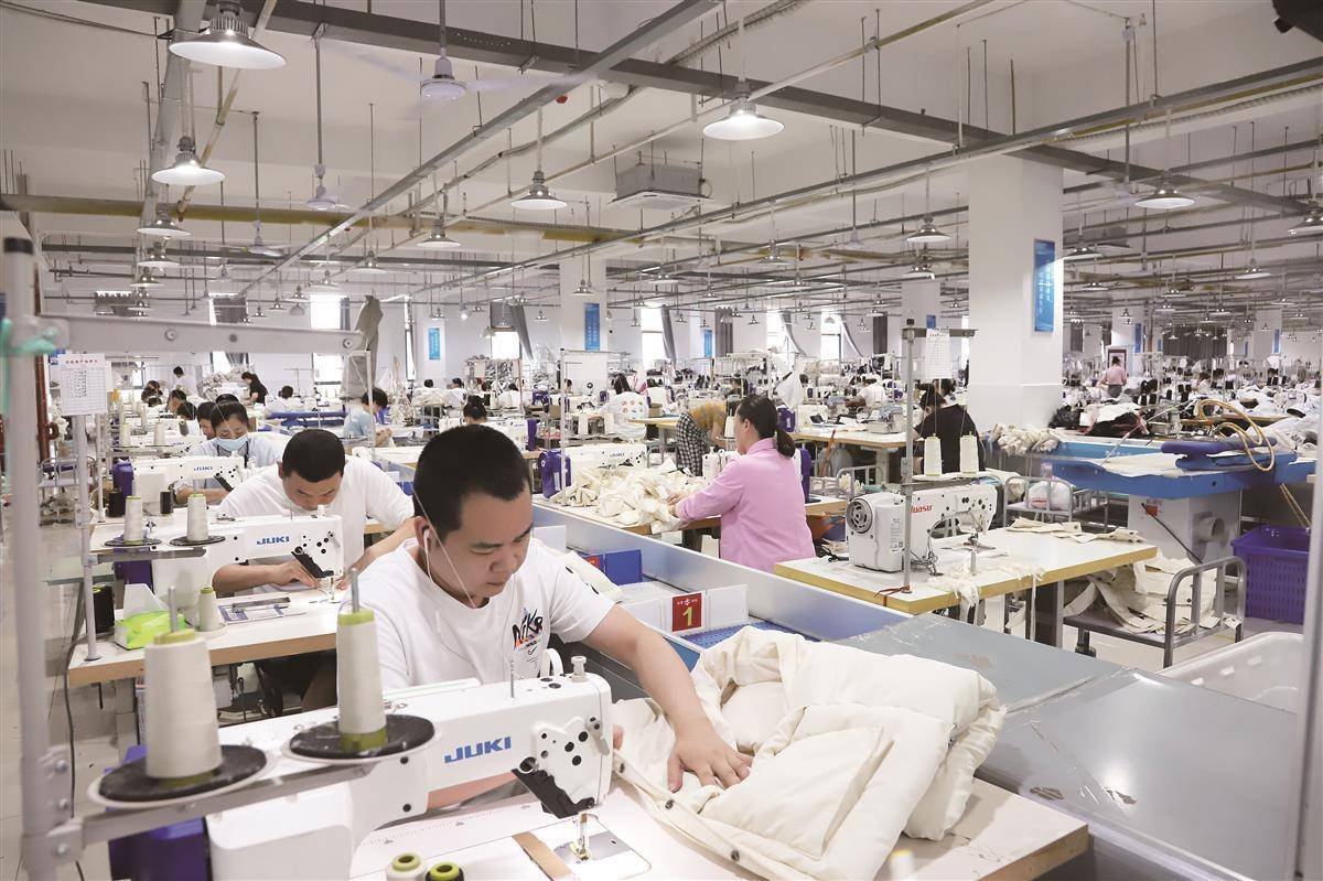中国重要的研究和开发超过500,000辆年生产：100