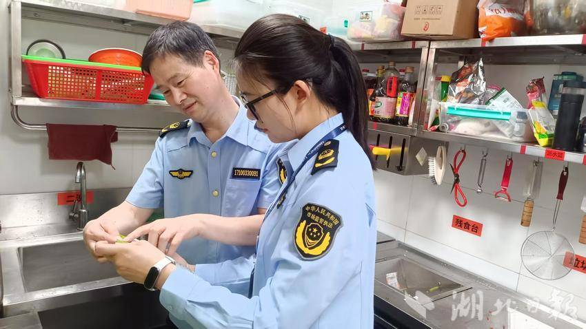 “估计”改善城市市场管理的餐饮：不仅遵守安