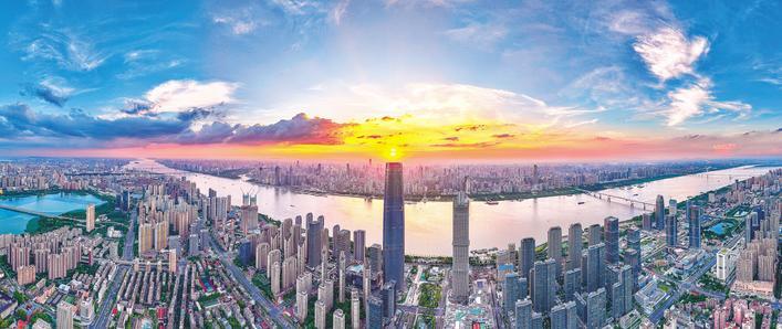 以东方，地球，海洋以及北方和南方之间的帮助形式全面发挥枢纽功能，并致力