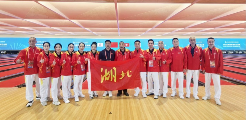 两块铜制,两块银,两块铜碎,两块铜块和两块